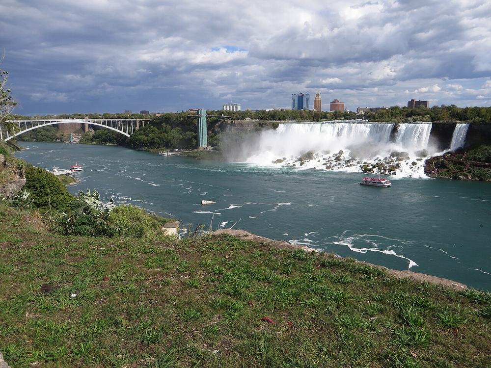 Le cascate con il ponte