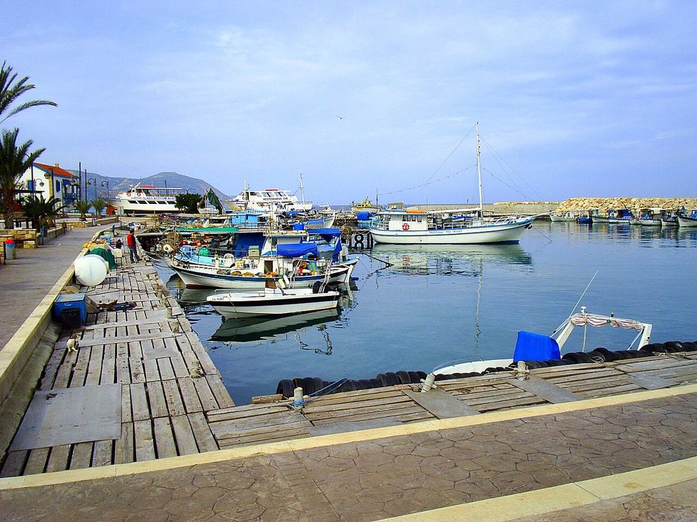 Il porticciolo con le barche dei pescatori