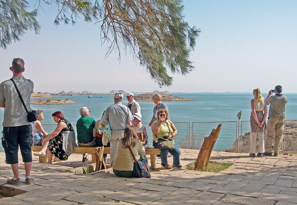 Sulla riva del lago Nasser vicino ad Abu Simbel