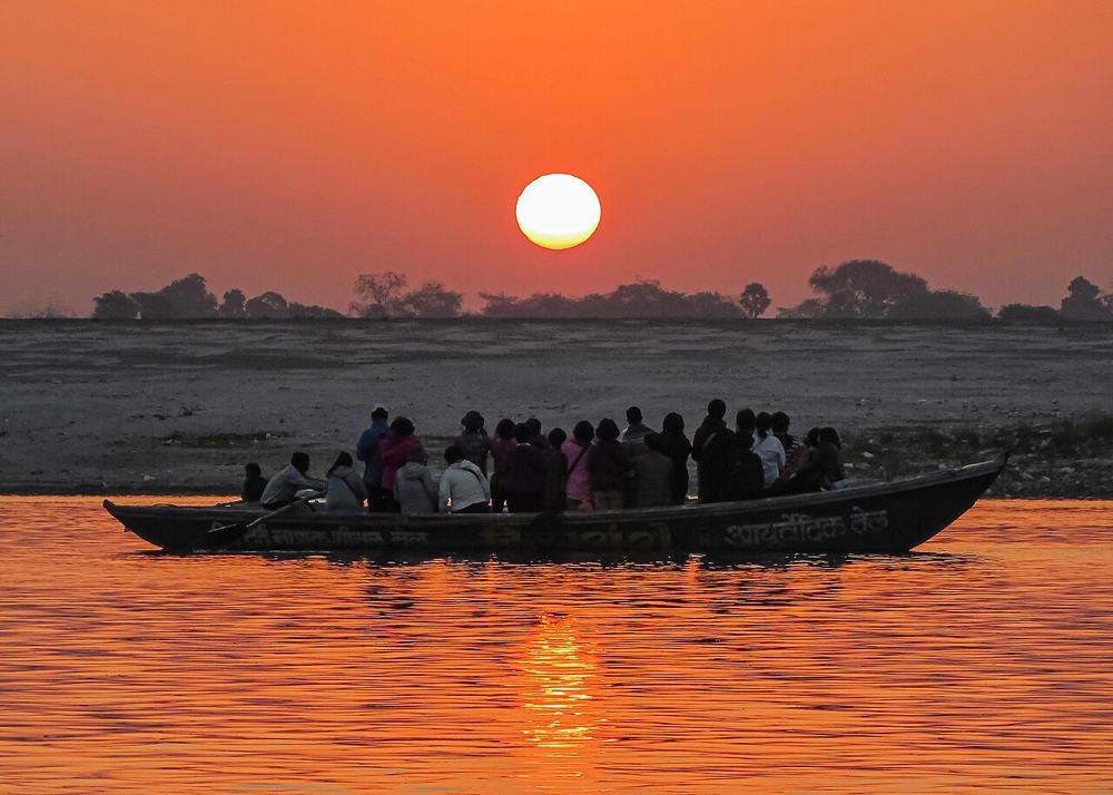 Le barche sul Gange al tramonto