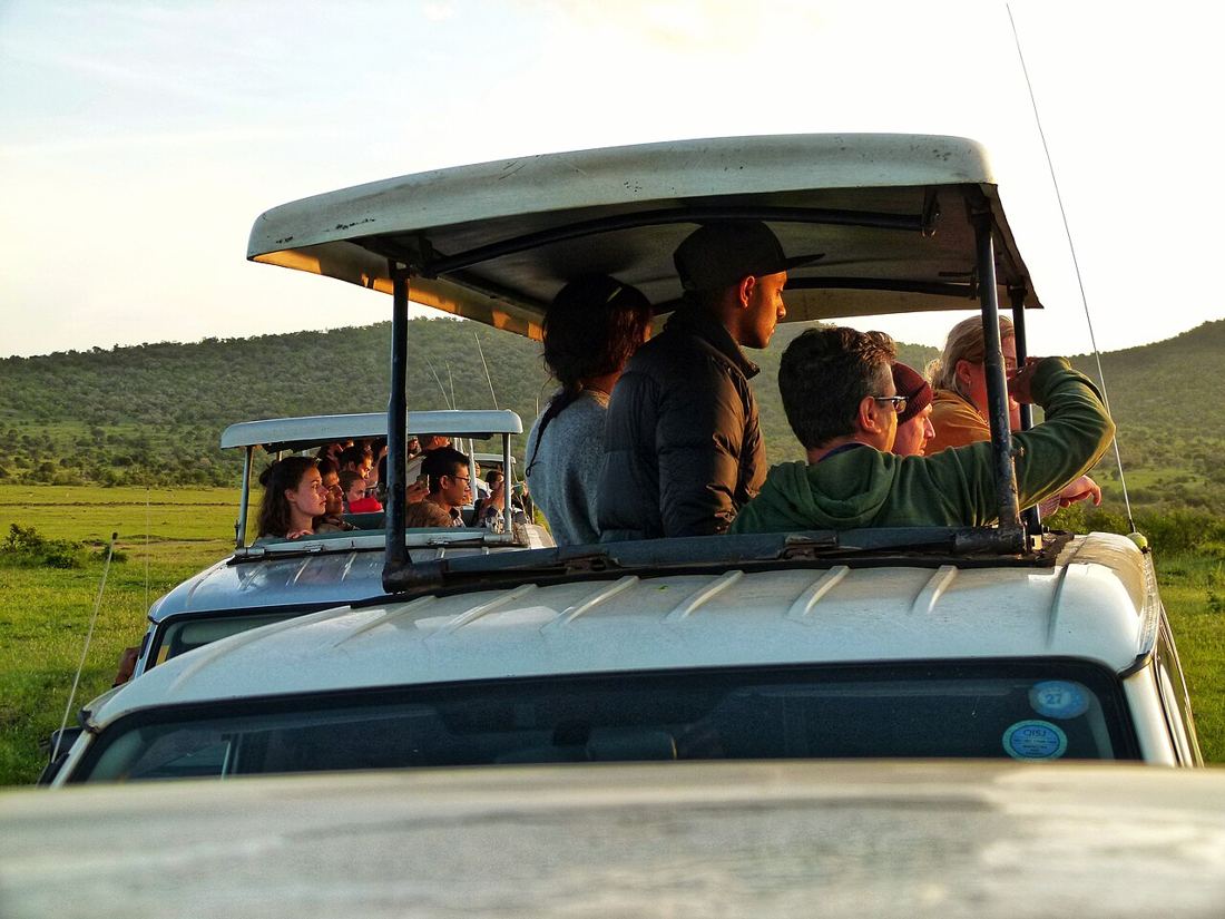 Il tetto della jeep aperto durante il safari