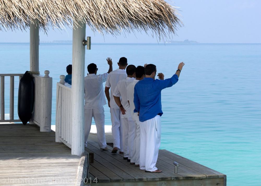 Il saluto dello staff sul pontile