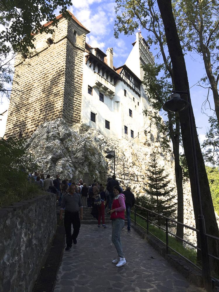 La salita al castello di Bran