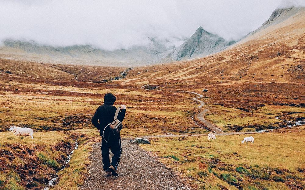 Il sentiero tra le colline di Skye