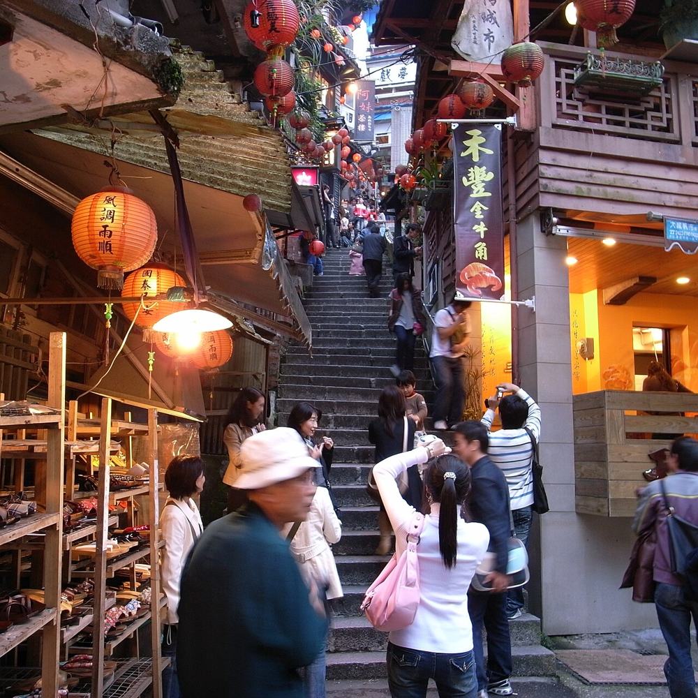 Le scale di Jiufen con le lanterne rosse